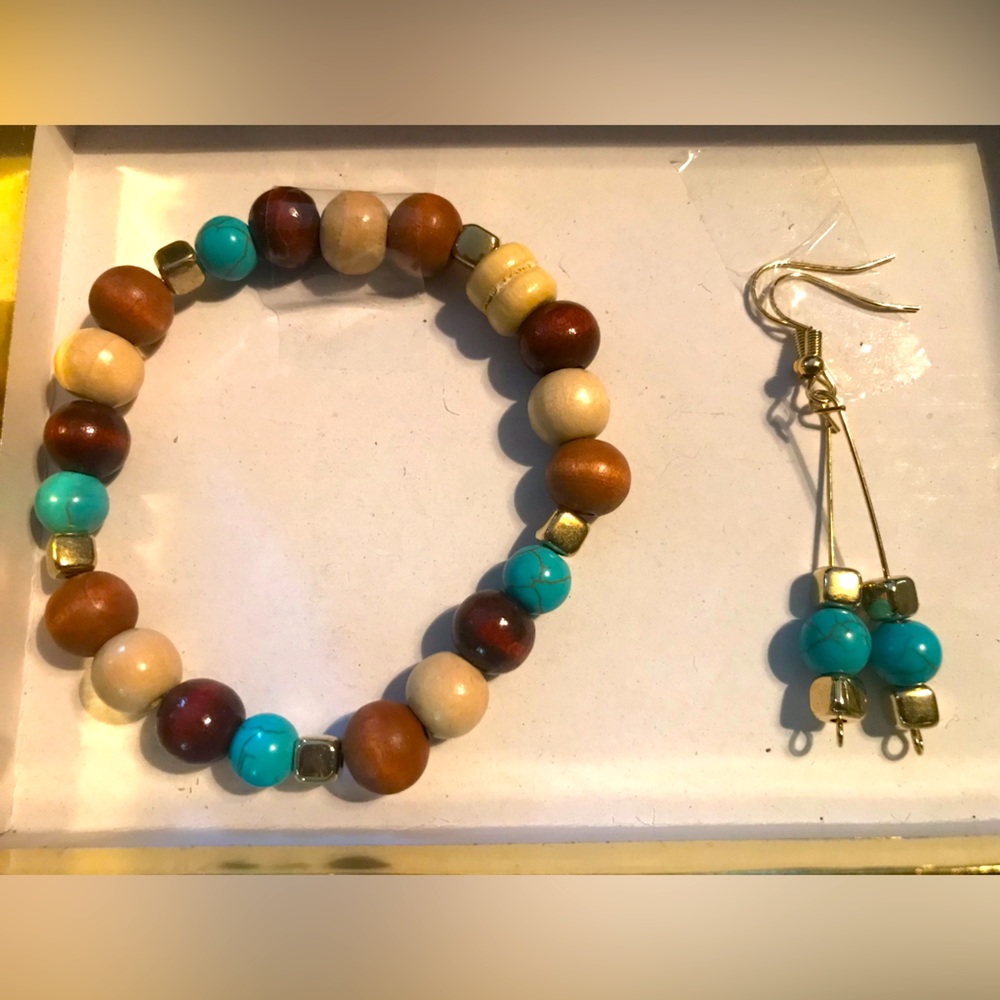Beautifully handcrafted multicolored wood, gold & turquoise bracelet Set!